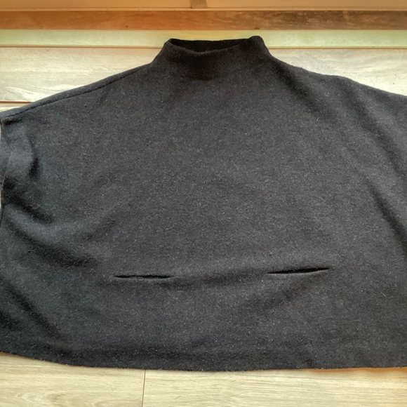 Aritzia Wilfred Merino Wool Tourane Sweater/Poncho xxs/xs fits various sizes! - Picture 5 of 9